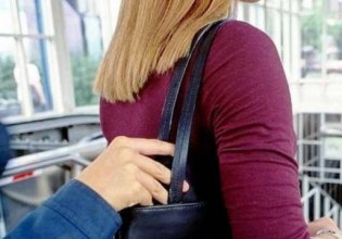 Τρεις ανήλικες έκλεψαν πορτοφόλι και έκαναν ψώνια στη Γλυκά Νερά με την πιστωτική κάρτα που βρήκαν