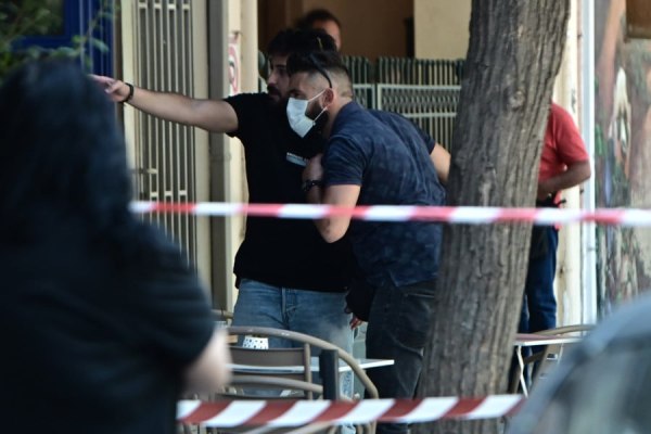 Κολωνός: Τα δύο σενάρια που εξετάζει η ΕΛ.ΑΣ. για το αιματηρό επεισόδιο με τους πυροβολισμούς