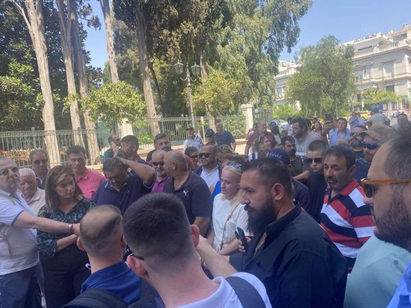 Κτηνοτρόφοι: «Η κτηνοτροφία σβήνει» – Κινητοποίηση στην Αθήνα