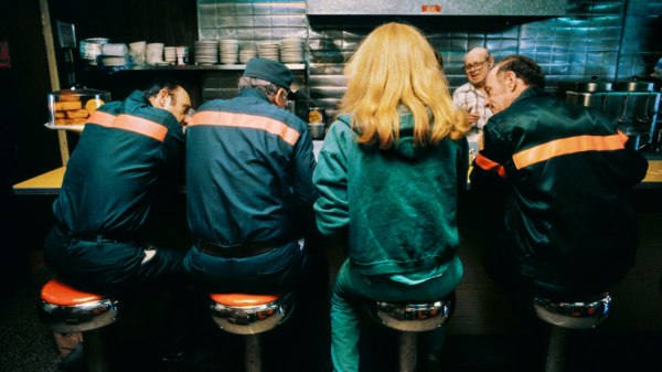 Καθαρίζουμε τα χάλια τους – H Mierle Laderman Ukeles είναι μια καλλιτέχνιδα που μιλά τη γλώσσα των εργατών