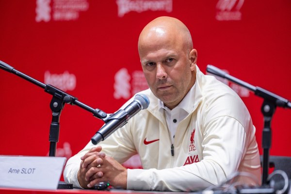 Σλοτ: «Ξοδεύουμε, αλλά πουλάμε κιόλας, πρέπει να δεις και τις δυο πλευρές»