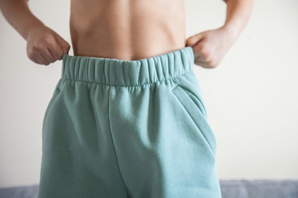 Πόσο γυμνό επιτρέπεται στη… δουλειά;