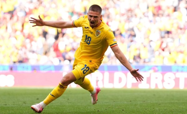 Έφτασε στην Ελλάδα για την ΑΕΚ ο Μάριν (vid)