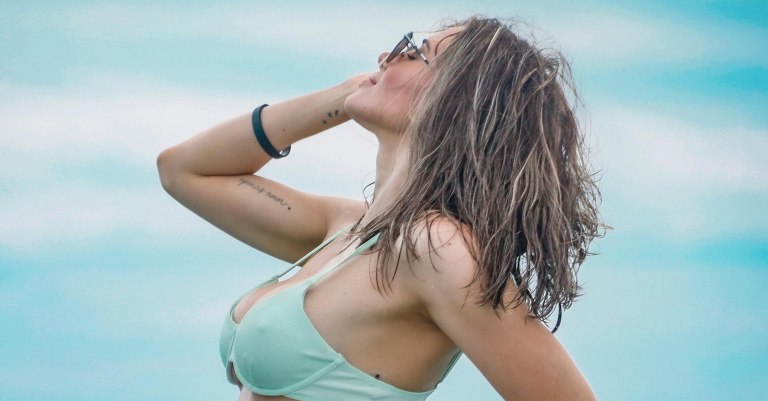 Πώς φροντίζουμε τα μαλλιά μετά την εμμηνόπαυση