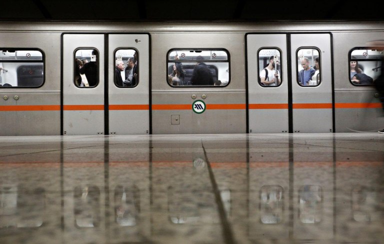ΜΜΜ: Σήμερα Σάββατο η πιλοτική 24ωρη λειτουργία σε μετρό, τραμ και λεωφορεία