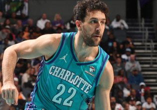 Στους Μπακς ο Βασίλιε Μίτσιτς!