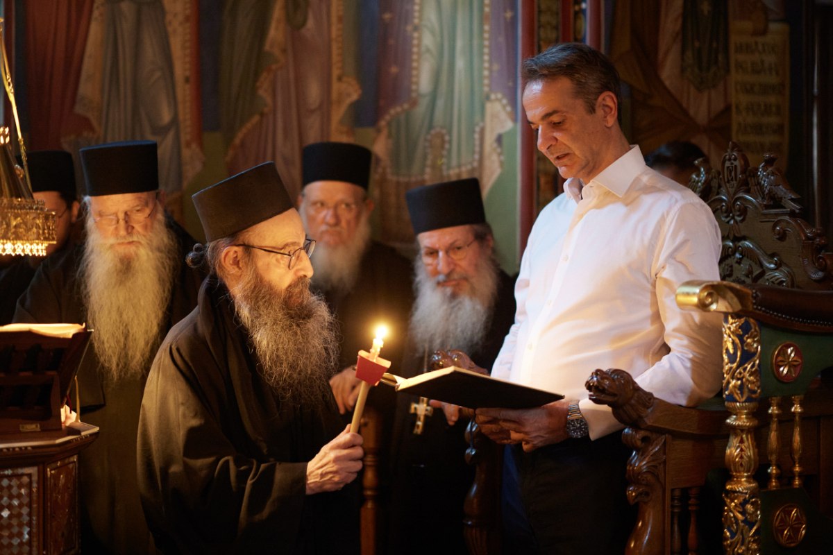 Μητσοτάκης: Στη Ιερά Μονή Σίμωνος Πέτρας στο Άγιο Όρος μαζί με τον γιο του