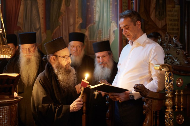 Μητσοτάκης: Στη Ιερά Μονή Σίμωνος Πέτρας στο Άγιο Όρος μαζί με τον γιο του