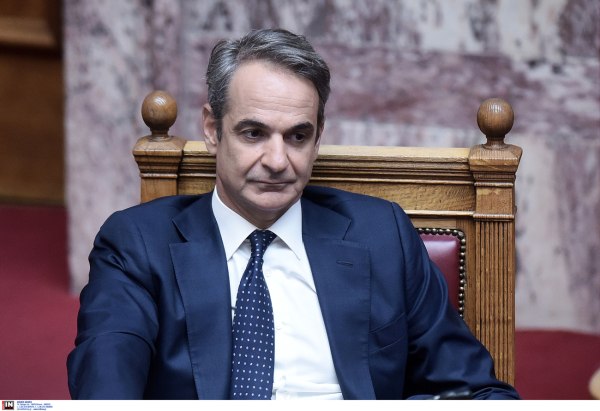 Η μπάλα στην… εξέδρα από Μητσοτάκη – Επιχείρηση διάχυσης ευθυνών σε όλους