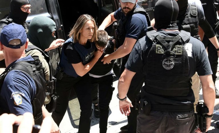 Αντίστροφη μέτρηση για την απολογία της Ειρήνης Μουρτζούκου – Τα δεκάδες χειρόγραφα σημειώματα στον δικηγόρο της