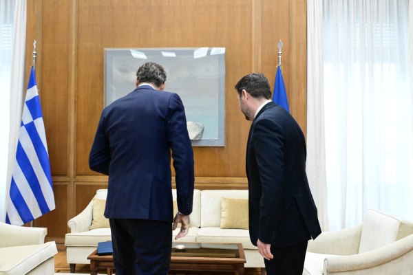 ΟΠΕΚΕΠΕ: Ξαφνικά, «βροχή» από «παράνομα βοσκοτόπια» και «πόλεμος» Νέας Δημοκρατίας – ΠΑΣΟΚ