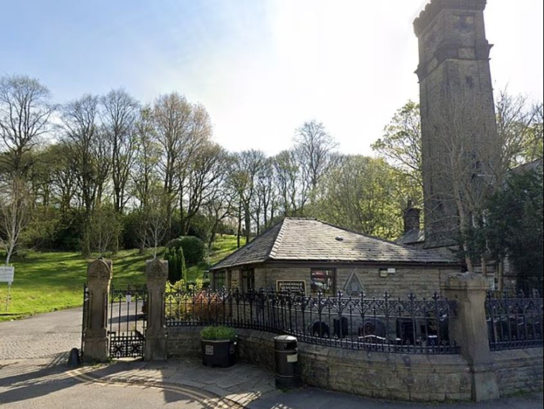 Βρετανία: Τραγωδία σε νεκροταφείο – Ταφόπλακα σκότωσε 4χρονο