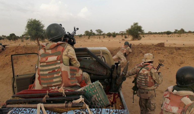 Νίγηρας: 10 στρατιώτες σκοτώθηκαν σε επιθέσεις τζιχαντιστών