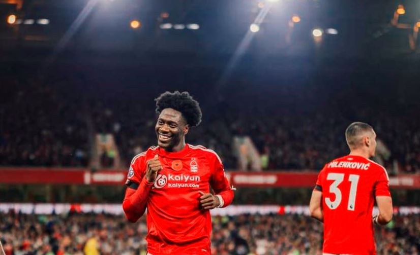 Ο Νιγηριανός Όλα Αϊνά ανανέωσε το συμβόλαιο του με τη Νότιγχαμ έως το 2028 (pic)