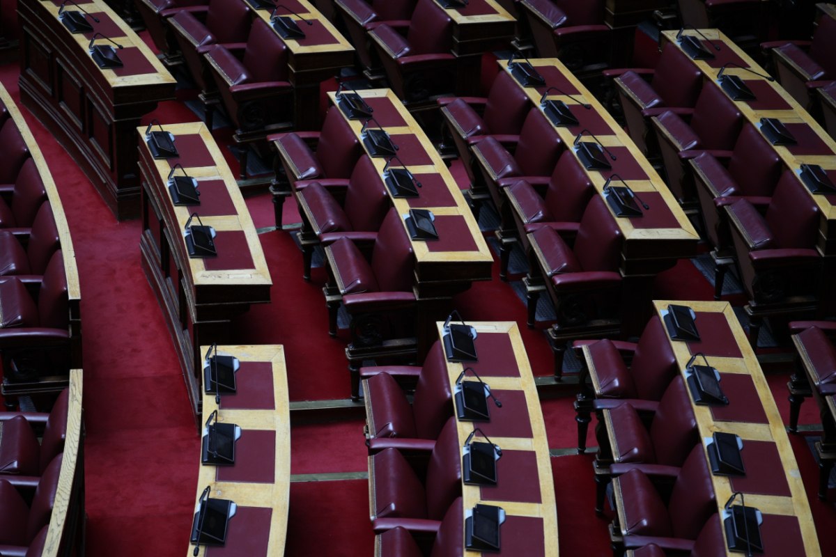 «Όχι» της επιτροπής Δεοντολογίας της Βουλής στην άρση ασυλίας των 14 γαλάζιων βουλευτών της «προανακριτικής Τριαντόπουλου»