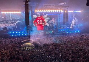 Οι θρυλικοί Oasis επέστρεψαν στη σκηνή μετά από 16 χρόνια και τίμησαν τον Ζότα (pics)