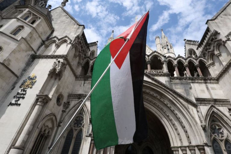 Λονδίνο: Το Ανώτατο Δικαστήριο ανοίγει τον δρόμο για επανεξέταση της απαγόρευσης της Palestine Action