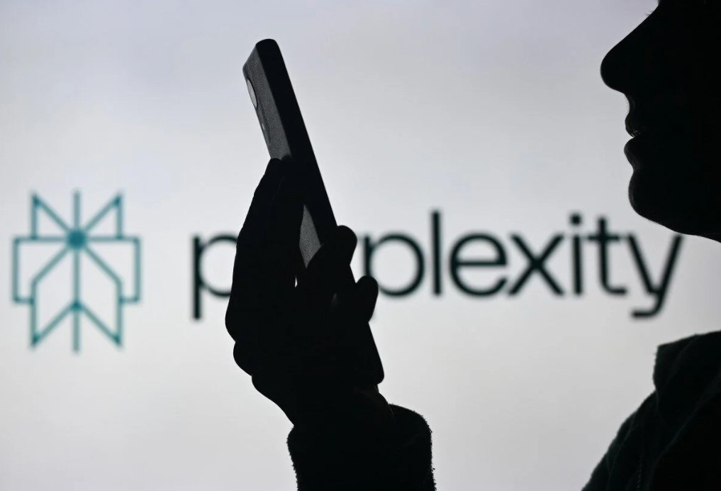 Perplexity: Η ΑΙ startup που αμφισβητεί τη μονοκρατορία της Google λανσάρει browser και για κινητά