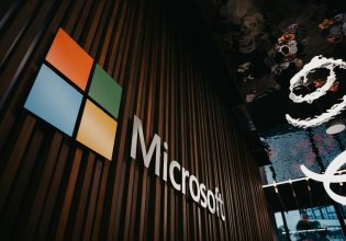 Microsoft: Συναγερμός για κίνδυνο κυβερνοεπίθεσης – Δεκάδες χιλιάδες διακομιστές κινδύνευσαν