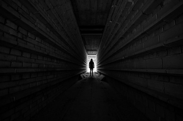 Μεταθανάτια εμπειρία: Γυναίκα που «πέθανε» για 2 λεπτά και επέστρεψε περιγράφει τι «είδε»