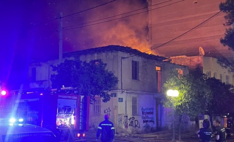 Πυρκαγιά σε εγκαταλελειμμένο κτίριο στη Νέα Ιωνία
