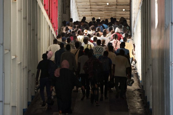 Πρόσφυγες: Κόλαφος η ετήσια έκθεση της ΕΕΔΑ – Το modus operandi των παράνομων επαναπροωθήσεων