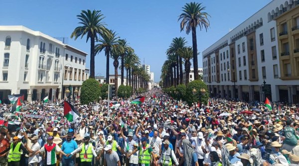 Γάζα: Ογκώδης διαδήλωση στο Μαρόκο εναντίον «της εθνοκάθαρσης που διαπράττει το Ισραήλ»