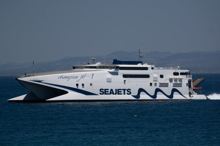 Κάτοικοι και επαγγελματίες του Αδάμαντα Μήλου οργανώνονται ενάντια στο Champion Jet 1