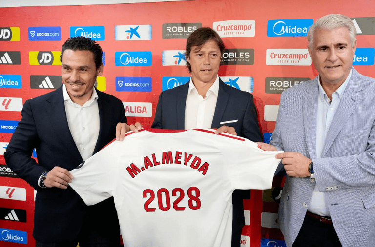 Παρουσιάστηκε από τη Σεβίλλη ο Αλμέιδα (pic+vid)