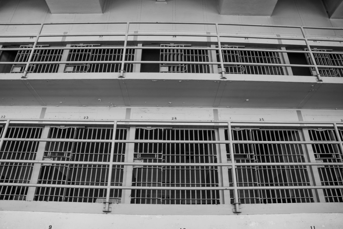 Γαλλία: Συνελήφθη ο δραπέτης που κρύφτηκε στο… σάκο απλύτων στη Γαλλία