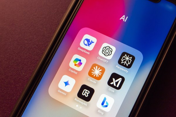 Η Google εξαγόρασε την Windsurf: Τι αναφέρει η συμφωνία για την απορρόφηση στελεχών και τεχνολογιών