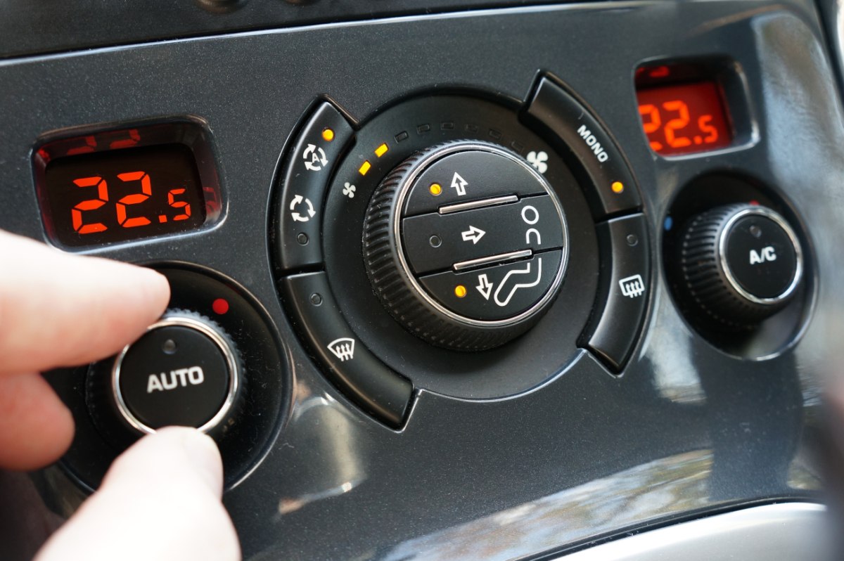 Κλιματισμός στο αυτοκίνητο: Πόσο καύσιμο θα καταναλώσετε παραπάνω;