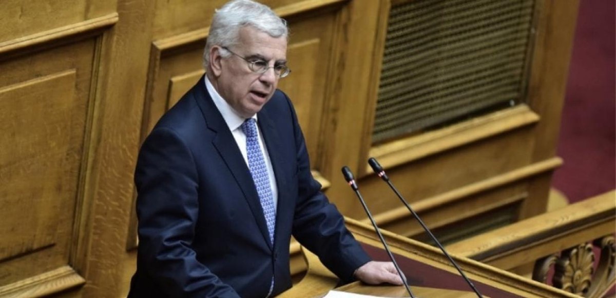 ΠΑΣΟΚ: Τα σκάνδαλα οδηγούν τα κυβερνητικά στελέχη σε αντιπερισπασμούς με αρωγό τη «μονταζιέρα» – Απίστευτες δηλώσεις βουλευτή ΝΔ