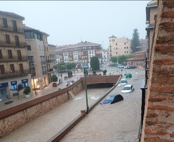 Ισπανία: Δυο αγνοούμενοι μετά τις καταρρακτώδεις βροχές στην Καταλονία [βίντεο]