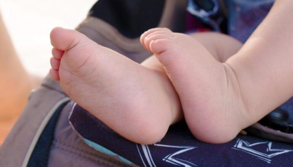 Ηράκλειο: Πώς συνέβη η τραγωδία με το 18 μηνών κοριτσάκι που πνίγηκε από σουβλάκι – Τι λέει ο διασώστης του ΕΚΑΒ