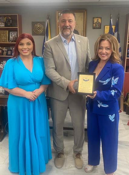 Στο Δημαρχείο Παλαιού Φαλήρου η Πρέσβειρα Ειρήνης για την τέχνη της UNESCO Παρισιού-Ηνωμένα Έθνη