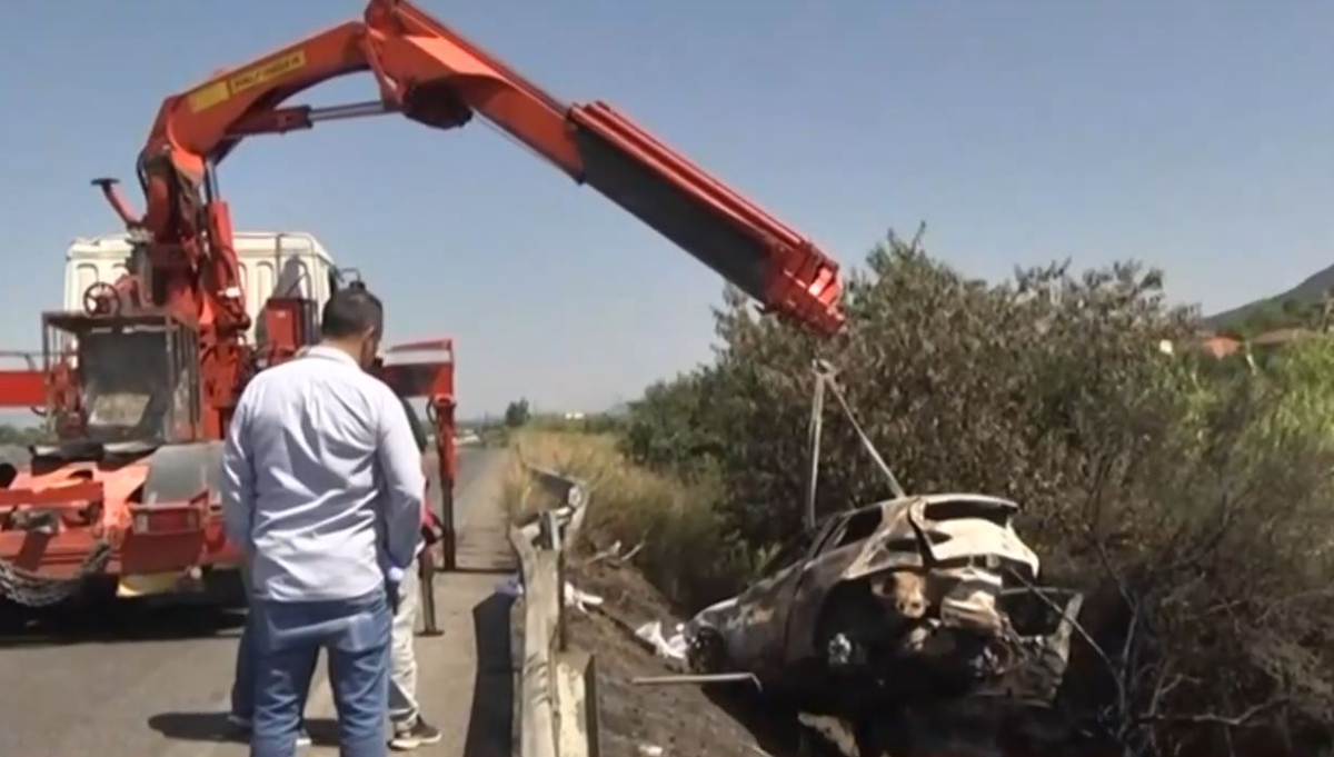 Αγρίνιο: Συγκλονίζει ο πατέρας της 17χρονης που σώθηκε στο τροχαίο δυστύχημα – «Δεν φορούσε ζώνη και εκτινάχθηκε»