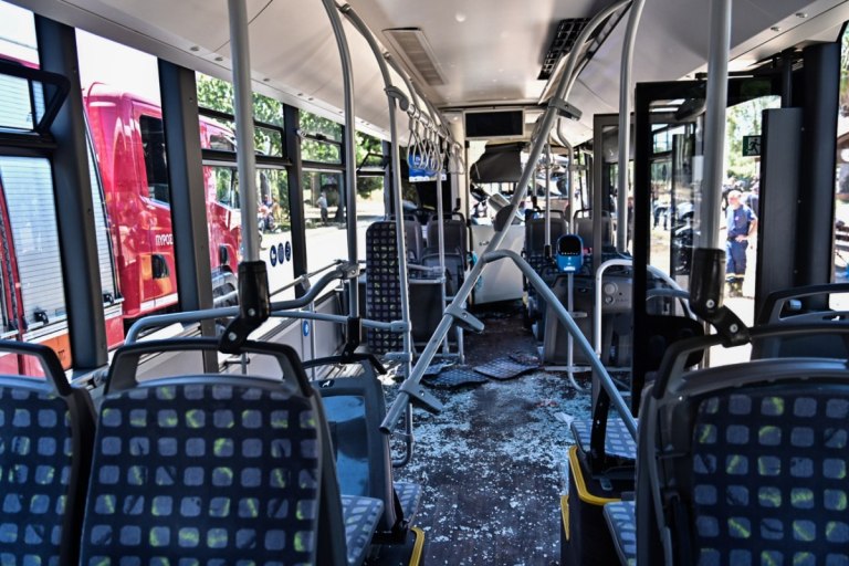 ΟΑΣΑ: Η ανακοίνωση για τη σοκαριστική σύγκρουση στη Βούλα και το «ακυβέρνητο» λεωφορείο στην Αργυρούπολη