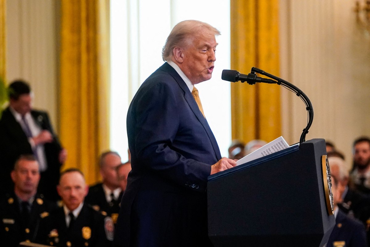 Στο ναδίρ το ποσοστό των Αμερικανών που εγκρίνουν τις πολιτικές Τραμπ για τη μετανάστευση