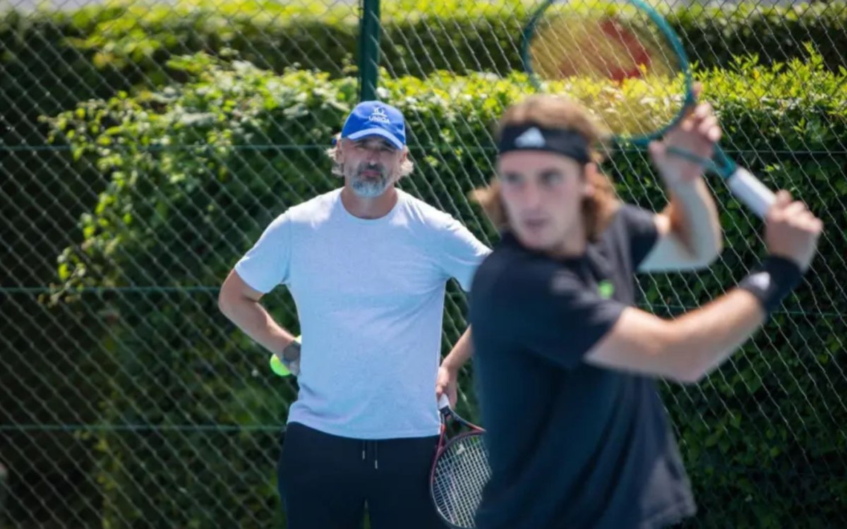 O Τσιτσιπάς «τελείωσε» τον Ιβανίσεβιτς: «Η συνεργασία μας ήταν σύντομη αλλά πολύτιμη» (pic)