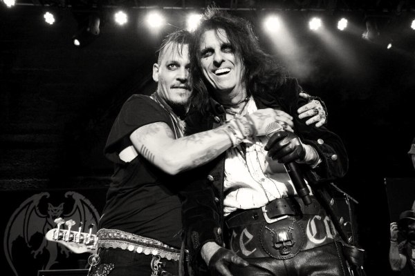 Τζόνι Ντεπ: Εμφάνιση – έκπληξη σε συναυλία του Άλις Κούπερ για τον Όζι Όσμπορν – «Ισόβιος»