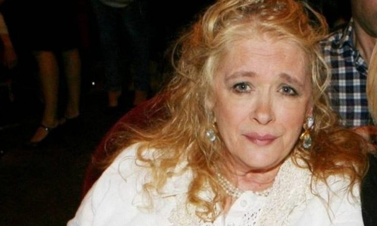 Νόρα Βαλσάμη: «Δεν έχω λεφτά, παίρνω 500 ευρώ, είναι ντροπή»