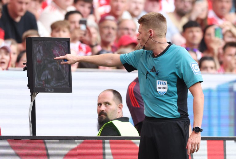 Εξετάζονται ριζικές αλλαγές στο VAR και τομή στις εκτελέσεις των πέναλτι