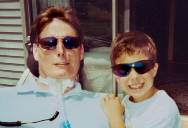 «Ένας φόρος τιμής στον πατέρα μου»: Ο γιος του Κρίστοφερ Ριβ για την εμφάνισή του στον Superman του Τζέιμς Γκαν