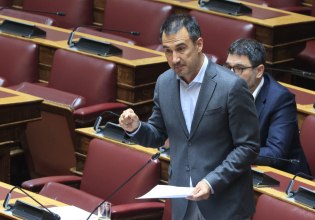 Στη Βουλή δικογραφία για τον Χαρίτση – Τον εγκαλεί για παρακώλυση συγκοινωνιών – Στήριξη ΣΥΡΙΖΑ
