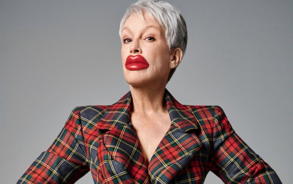 «Γενιές γυναικών έχουν παραμορφωθεί» -H Τζέιμι Λι Κέρτις για την πλαστική χειρουργική και το πρόβλημα ηλικίας του Χόλιγουντ