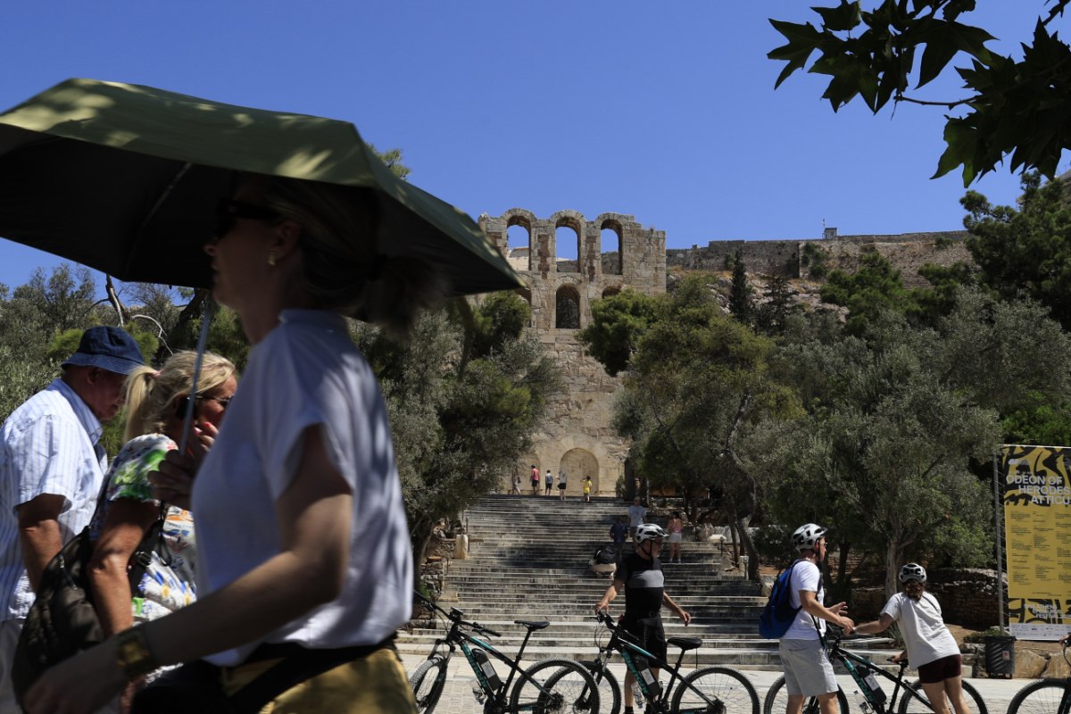 Κλιματική αλλαγή: Μέρες με αβίωτη ζέστη και νύχτες χωρίς δροσιά – Ένα «αδιάκοπο θερμικό στρες για τον πληθυσμό»