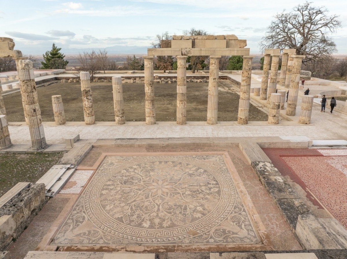Πολιτιστικές Διαδρομές σε Εμβληματικούς Αρχαιολογικούς Χώρους και Μνημεία
