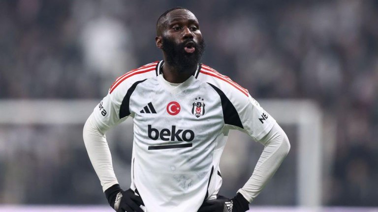 Επίσημα παίκτης της Σάντερλαντ ο Αρτούρ Μαζουακού (pic)