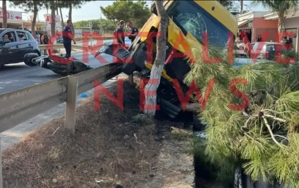 Χερσόνησος: Τραγωδία – Φορτηγό συγκρούστηκε με μηχανή και παρέσυρε πεζό – Σοκαριστικό βίντεο